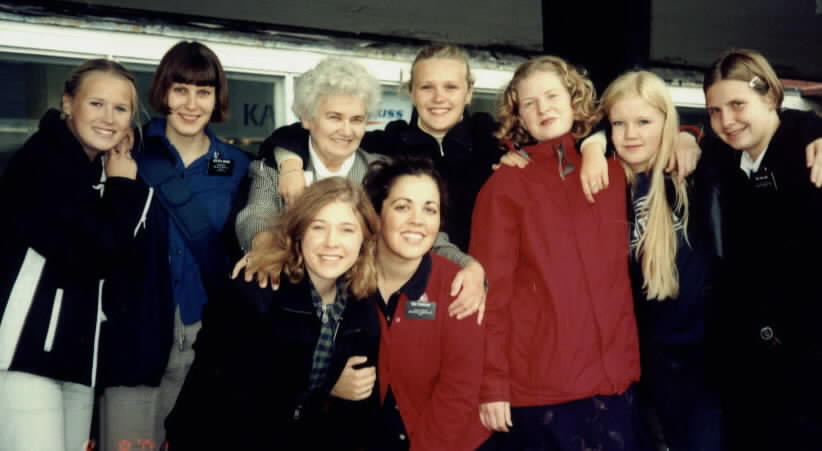 September 2001,back L-R: Kart, Sis. Vremea, Irena, Kadi, Sis. Hill, Katre, Sis. Rollins
Front L-R: Sis. Traut, Sis. Packham
Sara  Joyner
18 Oct 2001
