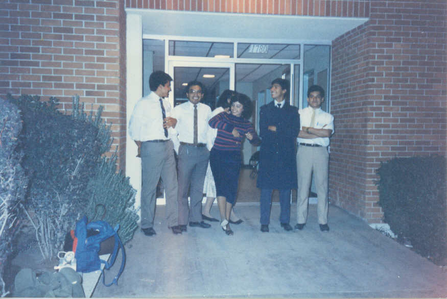 Afuera de la capilla de Cd. Cuahutemoc, chih con los Elderes Coutiño (Chiapas), Salazar (Df), Trujillo, y Hna Mancilla
Rodolfo Francisco Herrera Castañeda
04 Dec 2003
