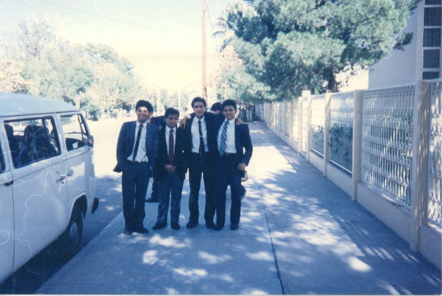 Despues de una coonferencia en Parque Urueta, con los Elderes Correa (Saltillo), Santiago (puebla), 1988
Rodolfo Francisco Herrera Castañeda
04 Dec 2003