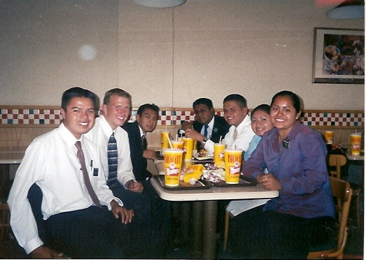 hay aquellos tiempos jejeje  
E.Aguilar, E.Muffler, E.Cime,E.Angeles, E.Bonilla ,Hna.Chi , YOP (Hna. De la Fuente)
Jacquelin  De la Fuente
27 Jul 2007