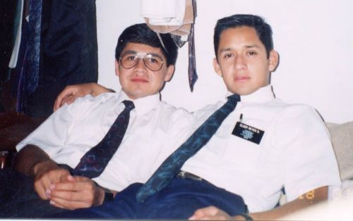 ¿No se ven tan emocionados de estar juntos? Estos son algunos de mis favoritos compañeros de la Misión México Mazatlán! ¿Dónde está Velazquez?! jajaja!
Joe  Harris
02 Dec 2002