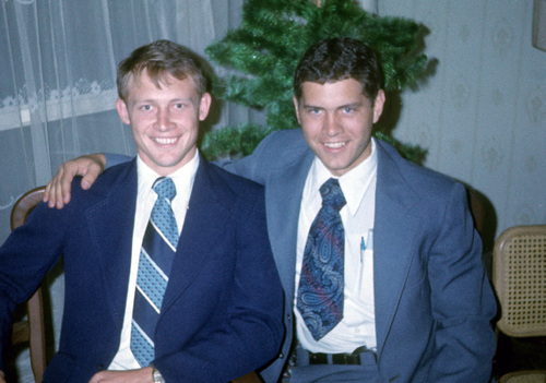 Elders Scott and Westover in Guad.
Cole  Potter
23 Apr 2010