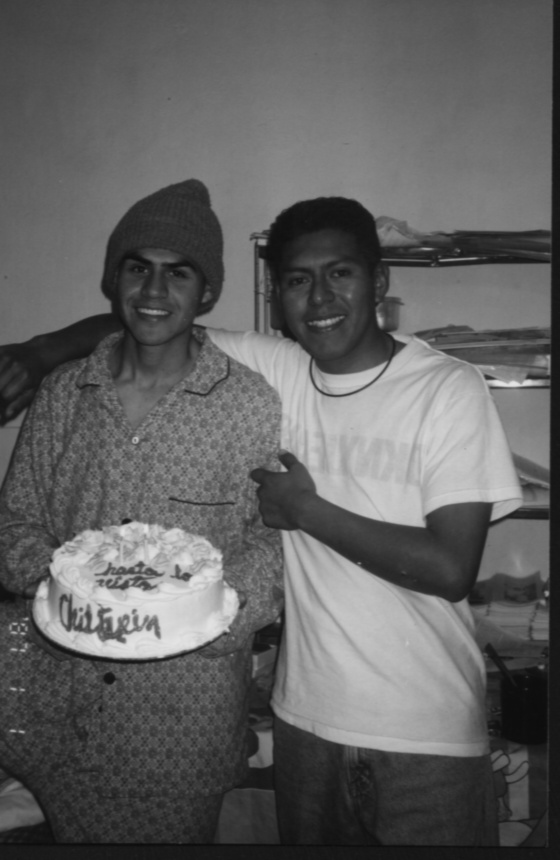 este foto fue  tomada el ultimo  dia de su mision, el gran pastelazo
samuel  vicenzzio
01 Oct 2002