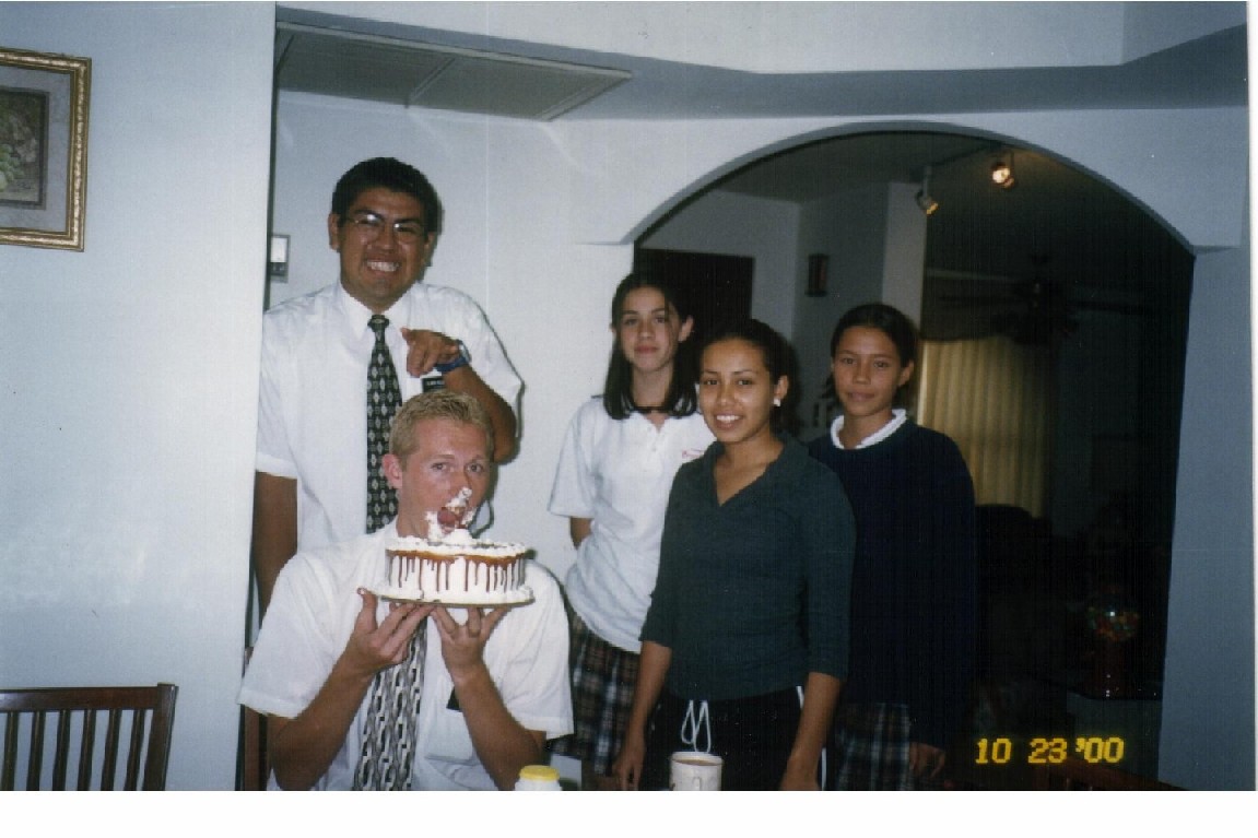 Los Guerrero me hicieron un pastelito y el elder Yllescus me empujó la cabeza.
Adam  McGrath
10 Jan 2003