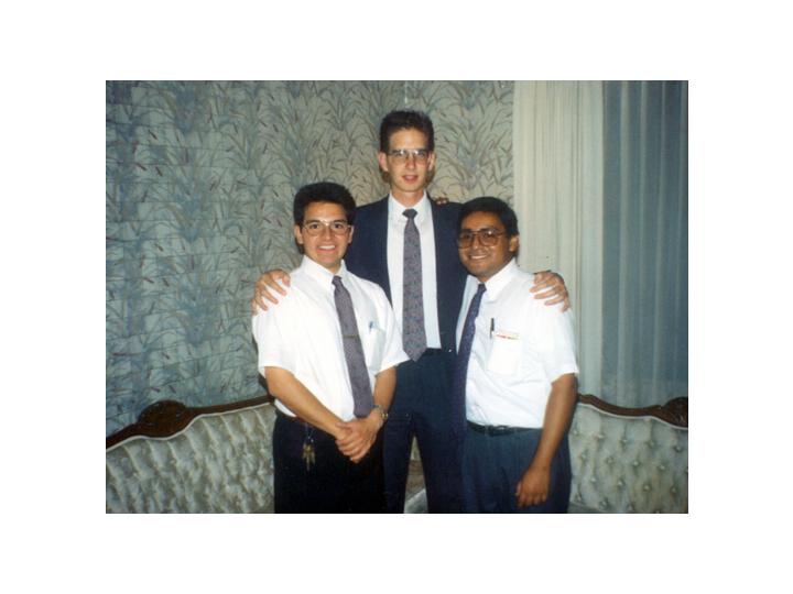 ELDER MARTINEZ CELESTINO, AQUI CON DOS GRANDES AMIGOS, E. LOPEZ LAGUNES Y E. ANCELL
SALVADOR  MARTINEZ
26 Mar 2003