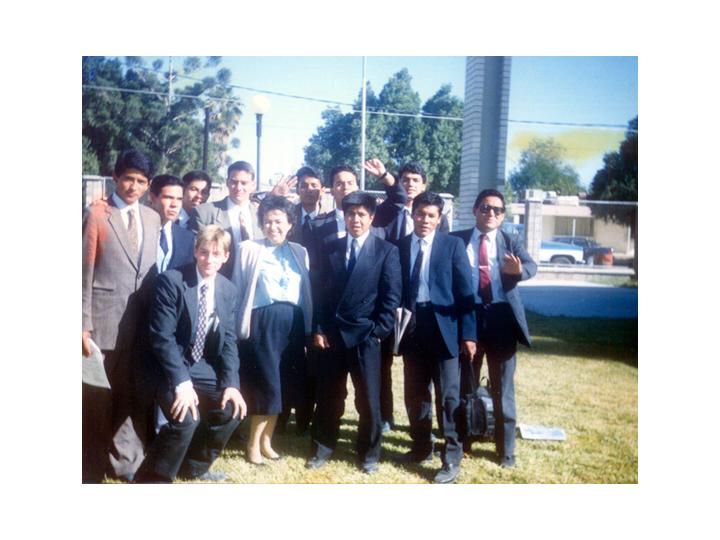 DE IZQ. A DER: E. GLZ. COSSIO, E. LARA GARCIA, E. HDZ. L, E. DERECK J, E. ARMENTA, E. PEÑA, E. MUÑOZ.
ABAJO: E. ZMOTZER, HNA. TREVIÑO, E. RAMIREZ R, E. MOTA C, E. MTZ. C.

DICIEMBRE DE 1992
SALVADOR  MARTINEZ
03 Apr 2003