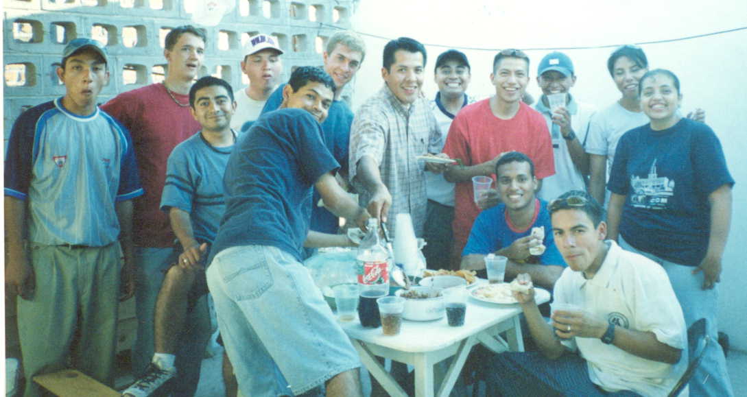 ZONA OBREGON NAINARI
DORIAN ALEJANDRO  RAMOS LECHUGA
26 Jun 2003