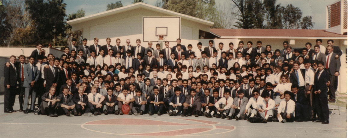 Conferencia de la Navidad de 1990.  Todos los misioneros de la mision.
Scott  Shelton
15 Feb 2003