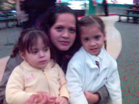 Brenda Aviles de Espino, Ashley Espino Aviles de 4 años, mari Jo Espino Aviles de 3 años
J. José Antonio  Espino de la Cruz
15 May 2007