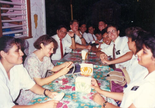 Despues de la conferencia de zona, era muy bueno ir a los machacados con el Presidente y la Hna. Gomez
Arquimides  Leyva
22 Nov 2003