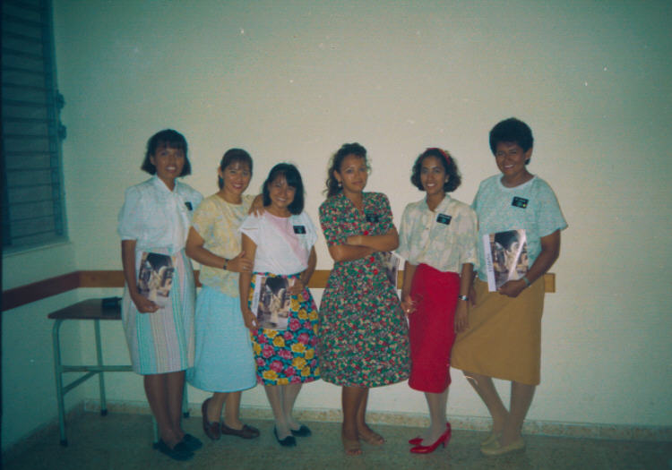 Hermanas: Montijo, ?, Aguilar, Mesa, Jacome y Zepahua
Arquimides  Leyva
22 Nov 2003