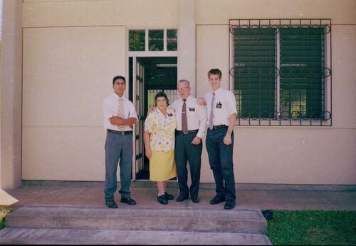 President and Sister Castro, and my first companion Elder Granillo at my first zone conference in Merida.
Presidente y Hermana Castro, y mi primero companero Elder Granillo en mi primera area asistiendo la primera conferencia de zona en Merida.
Russel  Miner
28 Aug 2008