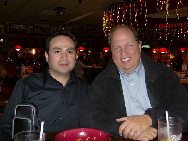 Elder Zamora y Elder Louder, despues de unos kilos demas nos reunimos para recordar momentos misionales.
Jorge Salvador Zamora Lopez
03 May 2008