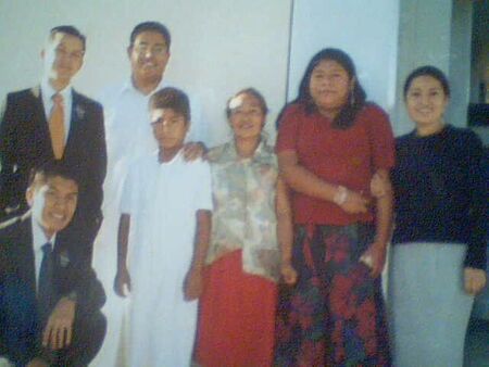 ANTES DEL BAUTISMO DE FREDDY , AQUI CON LA HERMANA CHIMIL Y ELDER LOPEZ Y ELDER GAITAN
CARLOS GUSTAVO LORENZANA PERALTA
08 Jan 2010