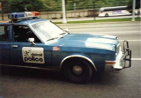 Detroit Police Department patroling city streets (1989).
Daryl  Johnson
17 Feb 2012
