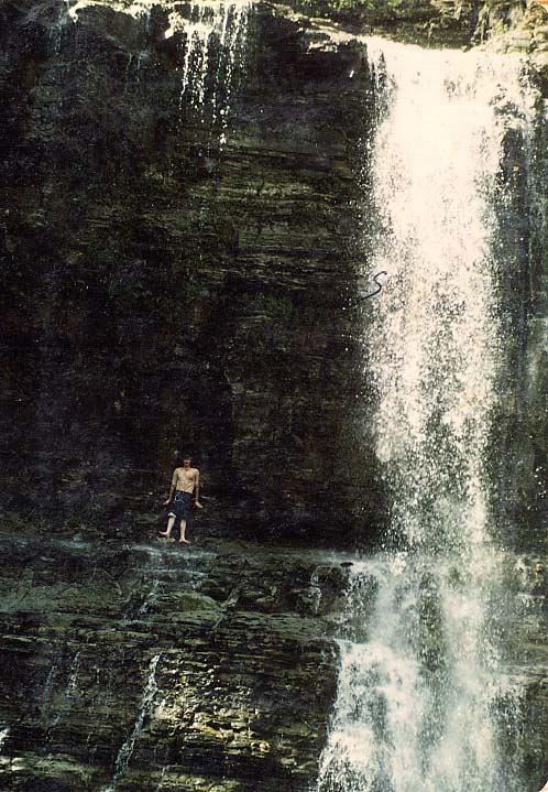 Elder Simmons at Segua Falls 1980
Elov F. Simmons
21 Sep 2002