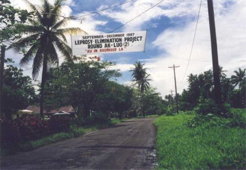 Down the street from the Chapel in Utwe
Arthur  Gariety
27 Feb 2001