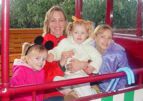 Me and the girls at Disneyland
Shana  Eborn
09 Dec 2005