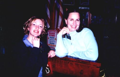 Taken 11 March 2004 @ Lamberts Cafe, Sikeston.
L-R: Sister Sarah Taylor, Sister Emily Hart
Sarah 