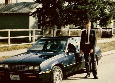 Elder Paul Thomas in front of Apt. 27 8th Ave W. Kalispell (1986)
Paul P. Thomas
06 Nov 2007