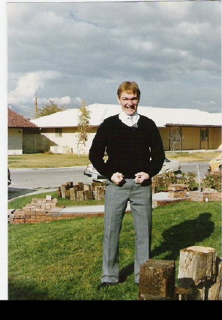 Picture taken at Maranatha house (apartment of Lamoureux and Mallory) 1986.  Elder Hamp passed away in the field.  In memory.....
Richard John Lamoureux
31 May 2004