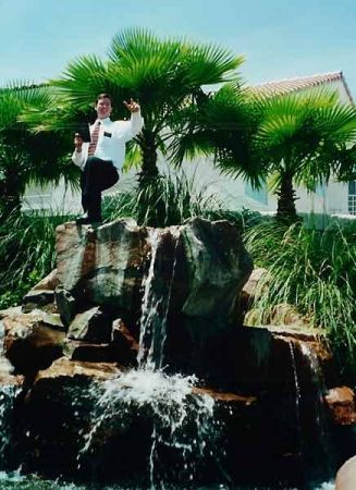 It never ceased to amaze me to see the fountains in the Vegas desert.
Joshua B. Anderson
31 May 2004