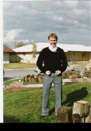Picture taken at Maranatha house (apartment of Lamoureux and Mallory) 1986.  Elder Hamp passed away in the field.  In memory.....
Richard John Lamoureux
31 May 2004