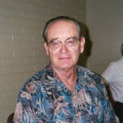 La Don  Van Noy [DEC.] Alumni Photo