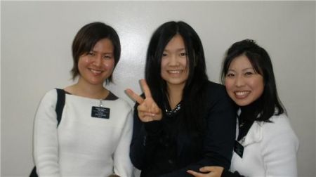 Sendai Sister Missionaries and Investigator
Webmaster Wayne
31 Dec 2009