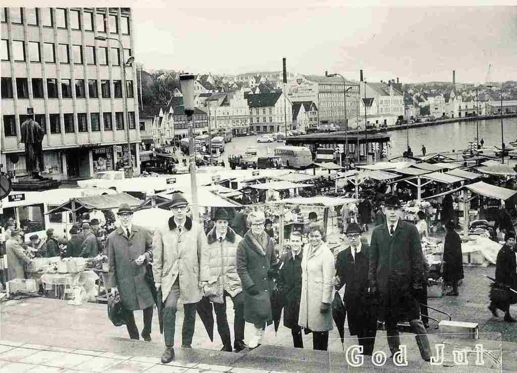 Some names: Elders Morrison, ....
Sisters Allman and Isaksen
Rolf Idar Isaksen
14 Apr 2006