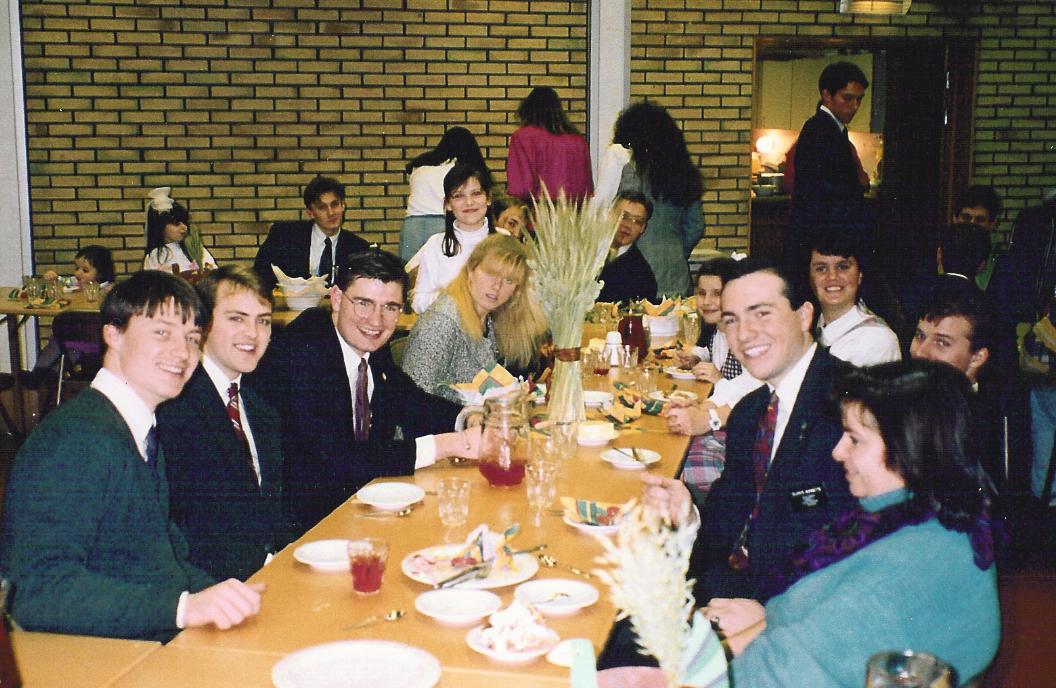 Tror dette bildet ble tatt under en høsttakke fest i Hekkveien, Oslo
Tommy  Joneid
11 Jun 2008