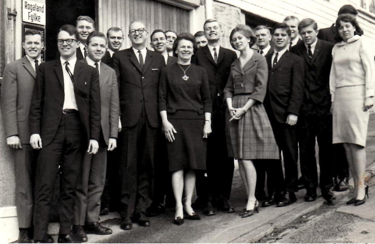Stavanger Gren Konferanse April 1, 1966
Pres. & Sr. Dean A. Petersen with missionaries:haggerty, Michaelis, Powell, ,Holt, Jenson, Okland, Carlson, Lamoreaux, Olson, Stoddard, Murray, Magnesen, Frei, Mazzanti, Carlson, Proctor
Kenny  Mazzanti
13 Dec 2013