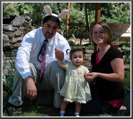 the family and I   ( R-L me ,Taylor,Sarah
sammy A Gonzales
11 Jun 2007