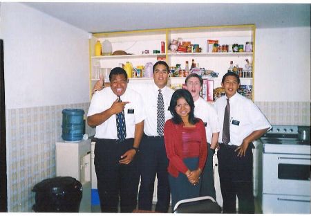 Porque somos internacionales.
Josué Francisco Salazar
31 May 2002