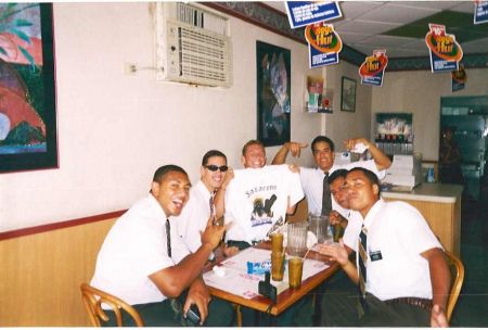 Este fue nuestro almuerzo en el cumpleaños de Elder Staufer
Josué Francisco Salazar
23 Jun 2002