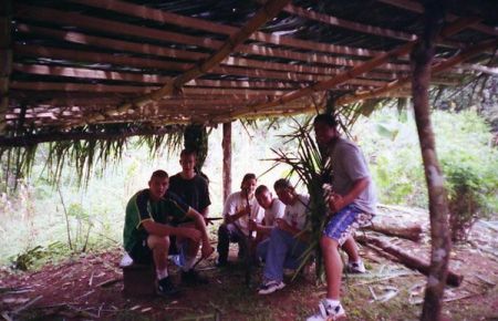 Building a house.
James W. Quirós
18 Nov 2003