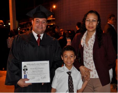 El dia de la Graduacion
Fernando Alberto Zelaya Calero
13 May 2010