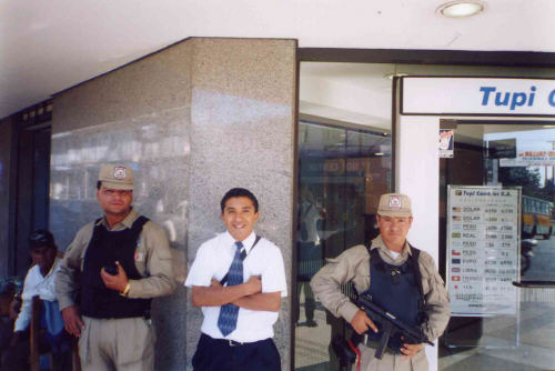 como olvidar a la policia son tan guapos!!
Alexis  Barriga
08 Nov 2002
