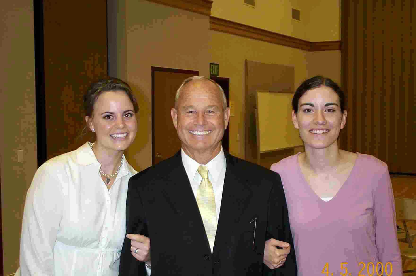 Presidente Sparks, Hermana Robarge, y Hermana Garcia Oct. 2003
Candice  Jones
25 Oct 2003