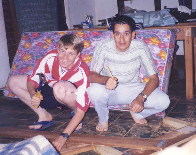 arreglamos una cama para que pudiera dormir bien el jaguà piru..osea yo
Pablo Ricardo Medina
17 Apr 2004