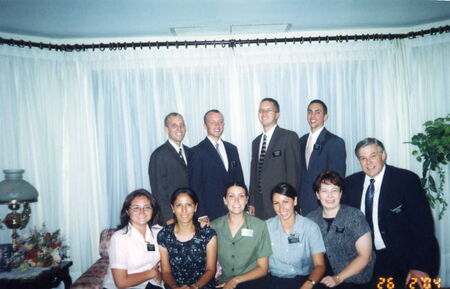 Este fue la Despedida, en la casa de Pte. Anderson terminábamos 4 elderes y 4 hermanas
Karla Marcela Riquelme Cuello
28 Sep 2004