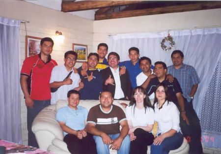 Solo ex misioneros en primera reunion oficial en Santiago
Alex Javier De los Santos
12 Feb 2004