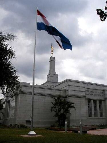 I don't know who took these, but I thought everyone might like to see the temple
John Michael Bodily
26 May 2002
