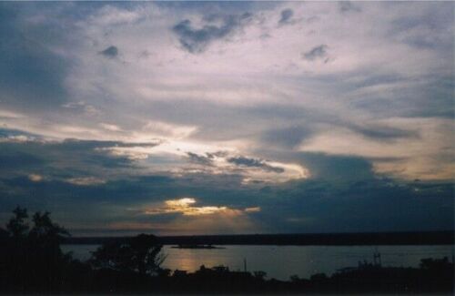 Sunset on the river Paraguay
Thomas Calvin Butler
29 Apr 2001