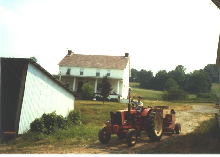 Now this is what a small town Elder calls community service.  This is Elder Craig Peterson heading out to bail some hay near Waynesburg, PA (1990-1992)
Travis Melvin Heaton
11 May 2005