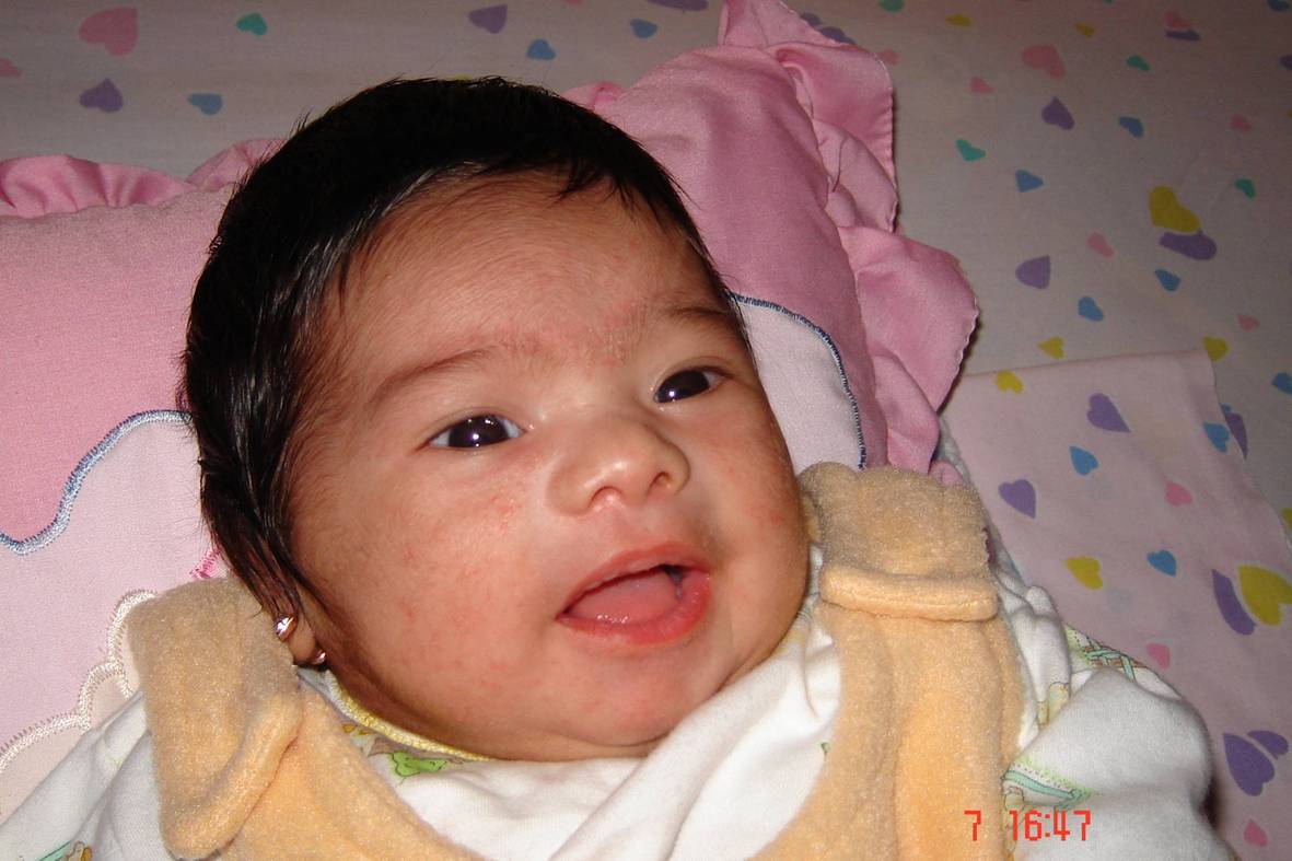 Esta es Cristina Alejandra, mi primer hija. Conozcánla. Nació el 10 de Setiembre de 2005.
Yenyffer  Barreto Tuero de Guzmán
09 Oct 2005