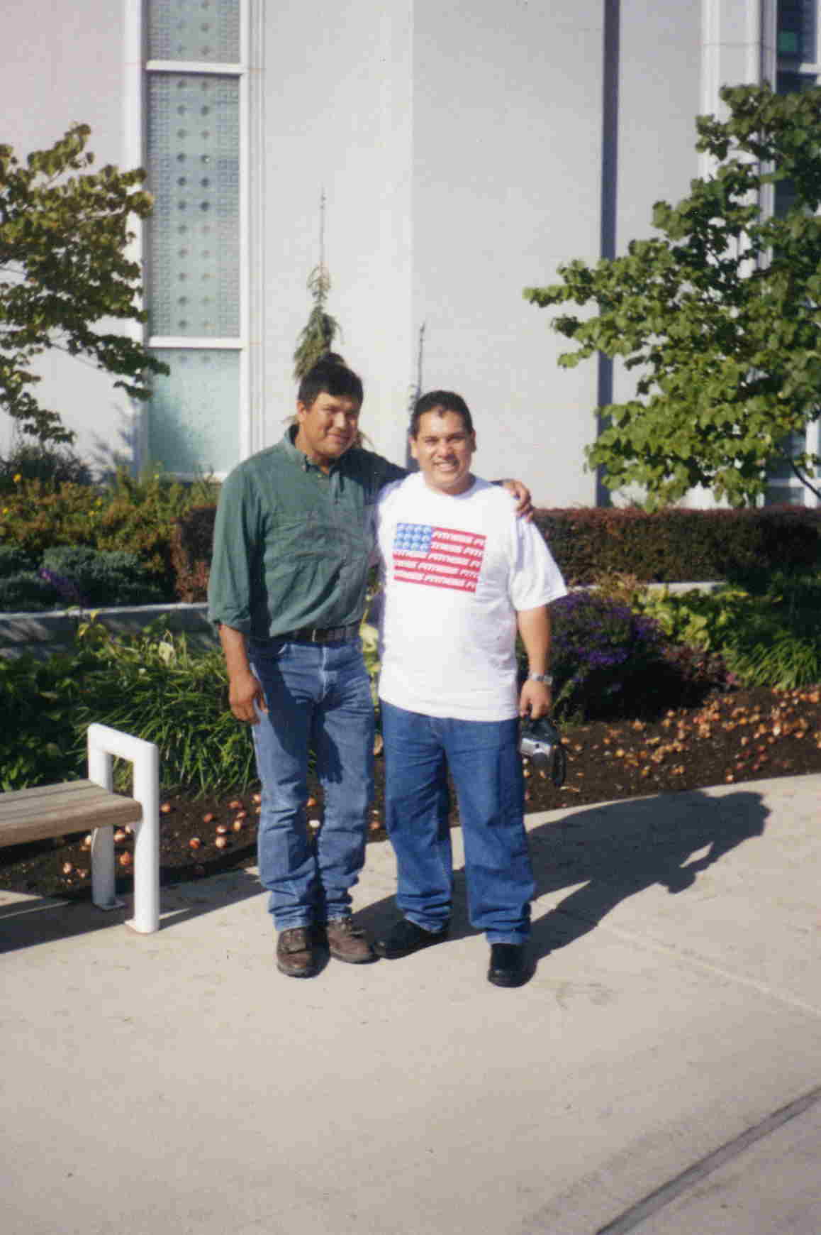 Con Moises Fernandez, American Ford, Utah
Carlos Enrique  Fuentes Murillo
28 Mar 2006