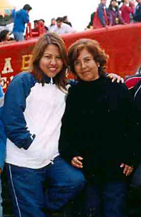 Aquí con mi Madre en una Lancha, en Chimbote.
Martha Elizabeth Abegglen
20 Feb 2007