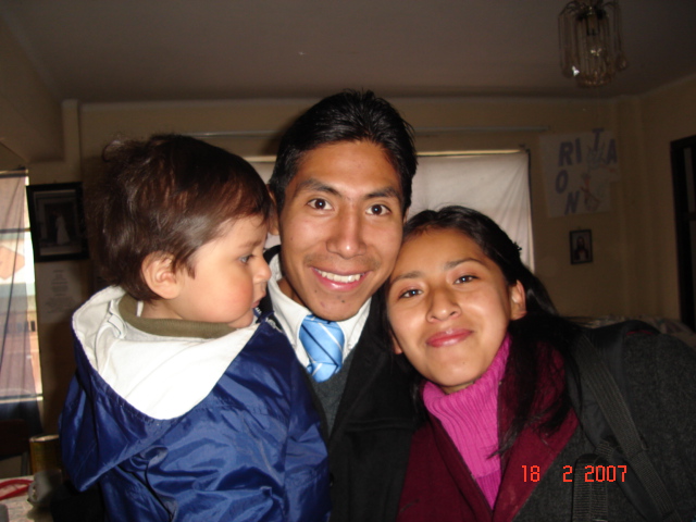 un domingo saliendo para la iglesia
Richard  Rosales
02 Apr 2007