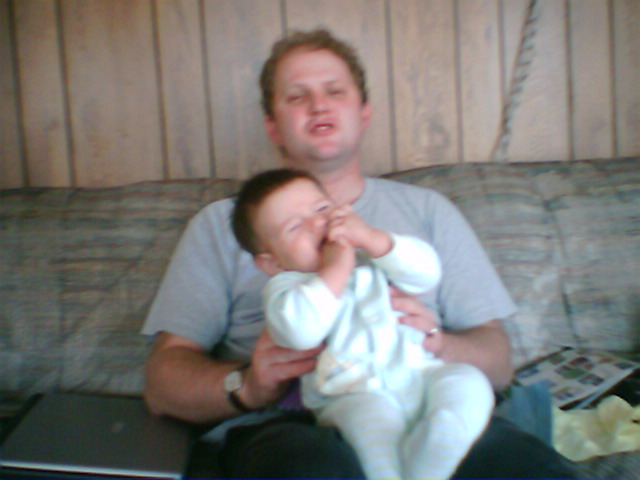 Papá y Danielito
Milagros Esther Perry
06 Apr 2007